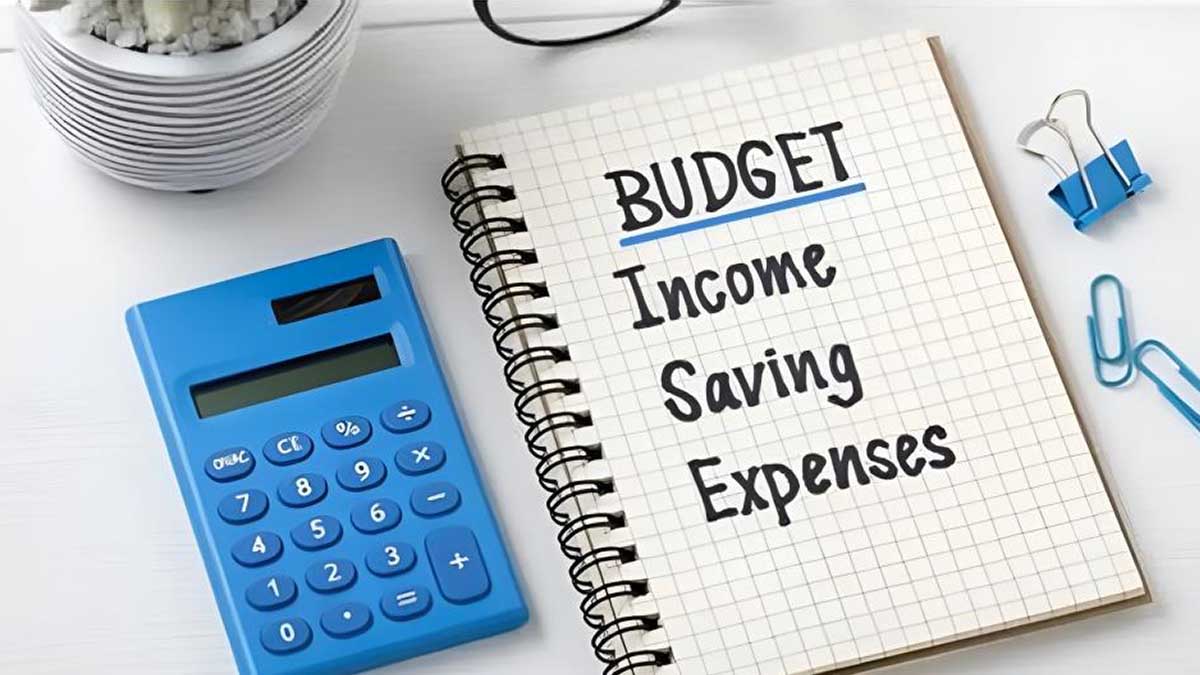 15 Smart Budget Hacks for Americans in 2025 to Save Hundreds