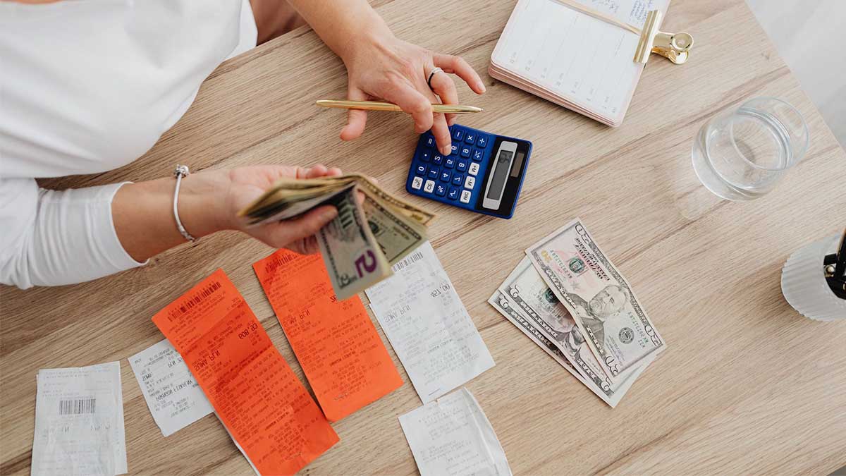 Top 15 Frugal Living Tips Americans Swear By in 2026 – Live Smart, Spend Less